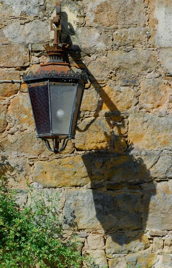 לינה וארוחת בוקר Saint-Laurent-de-Lévézou La Meliere